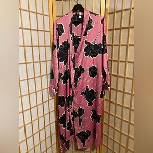 Loungewear set. Gown and robe.